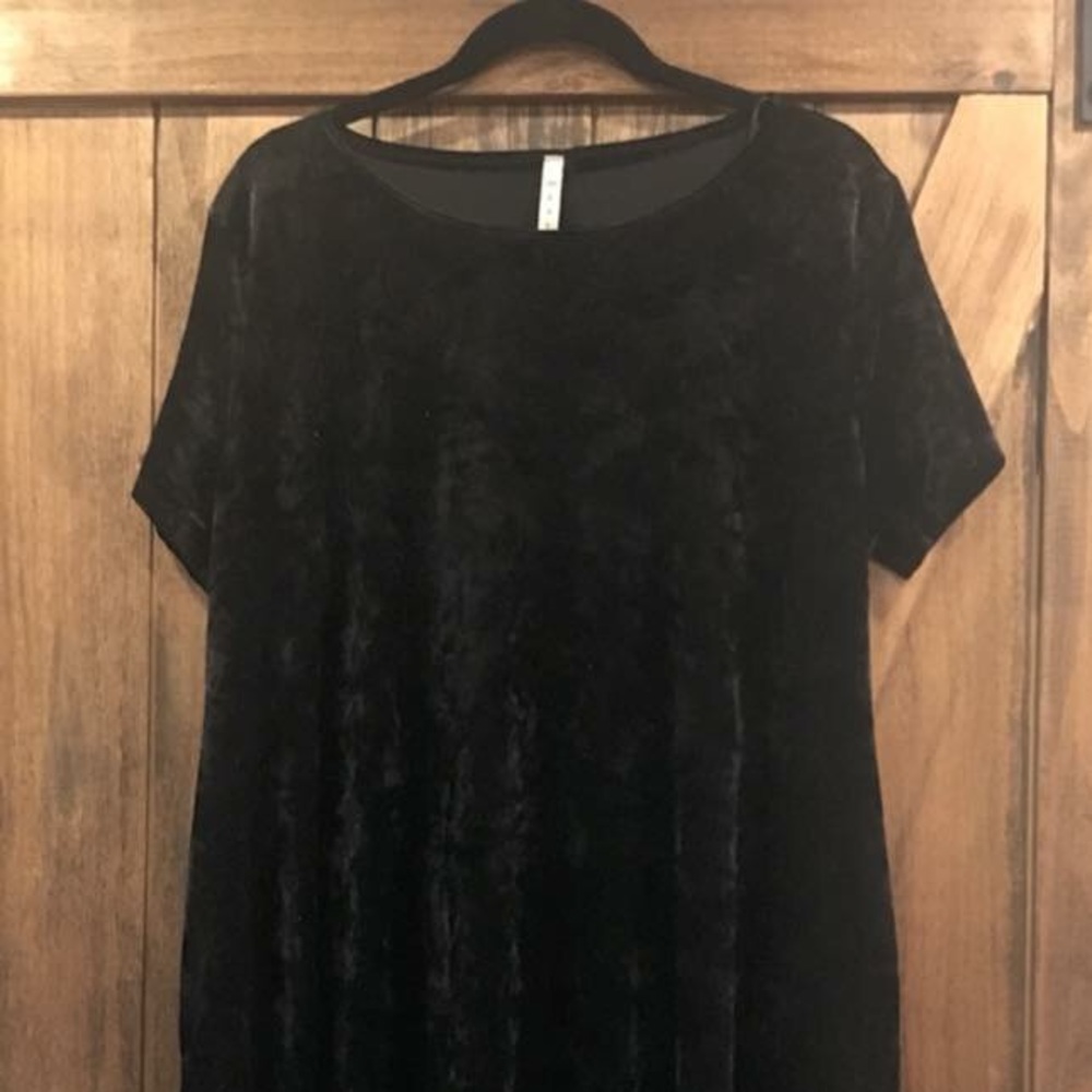 Black velvet dress